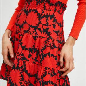 Falda floral rojo y negro de Compañía Fantástica